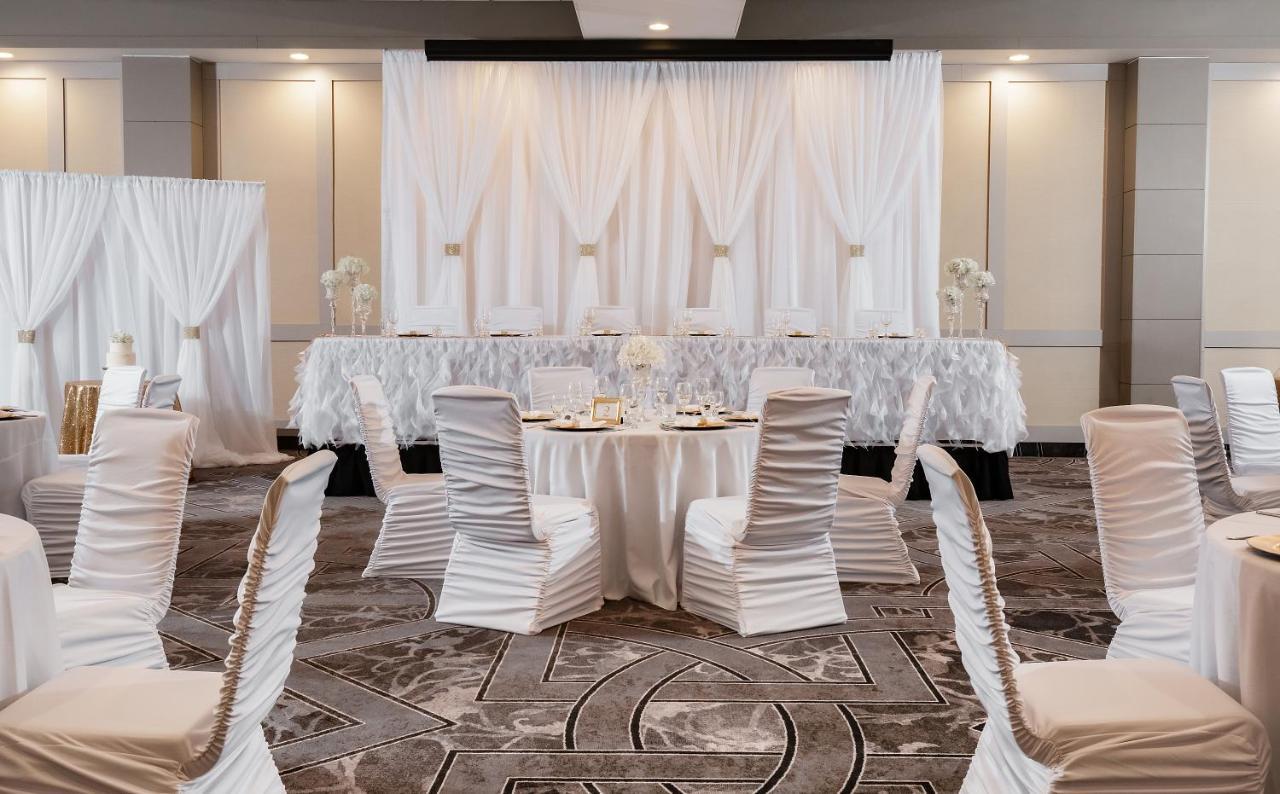 Pomeroy Hotel & Conference Centre Grande Prairie Ngoại thất bức ảnh