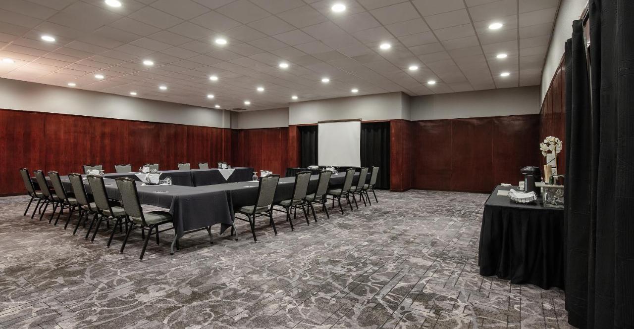 Pomeroy Hotel & Conference Centre Grande Prairie Ngoại thất bức ảnh